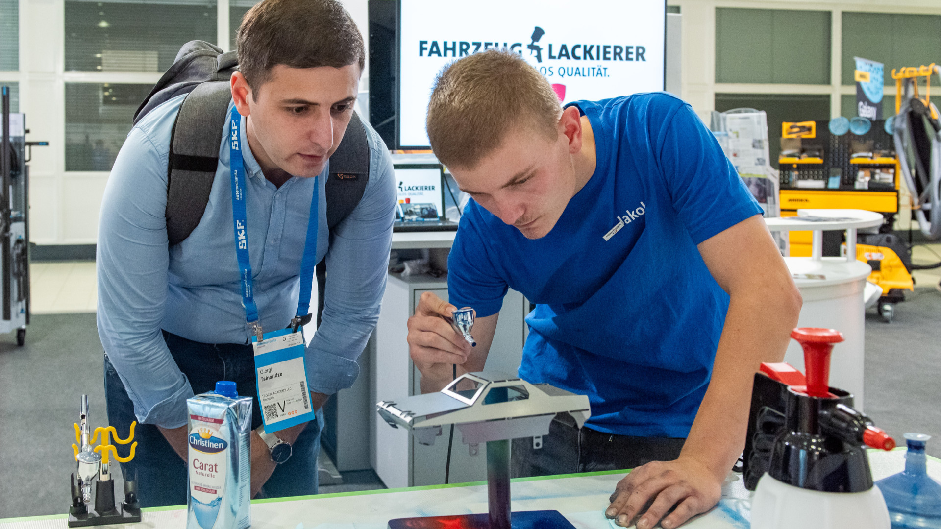 Automechanika visitors with ticket